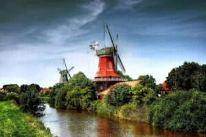 Mehr über den Artikel erfahren Windbeständig und wetterfest: So bauen Sie Ihr Traumhaus in Ostfriesland